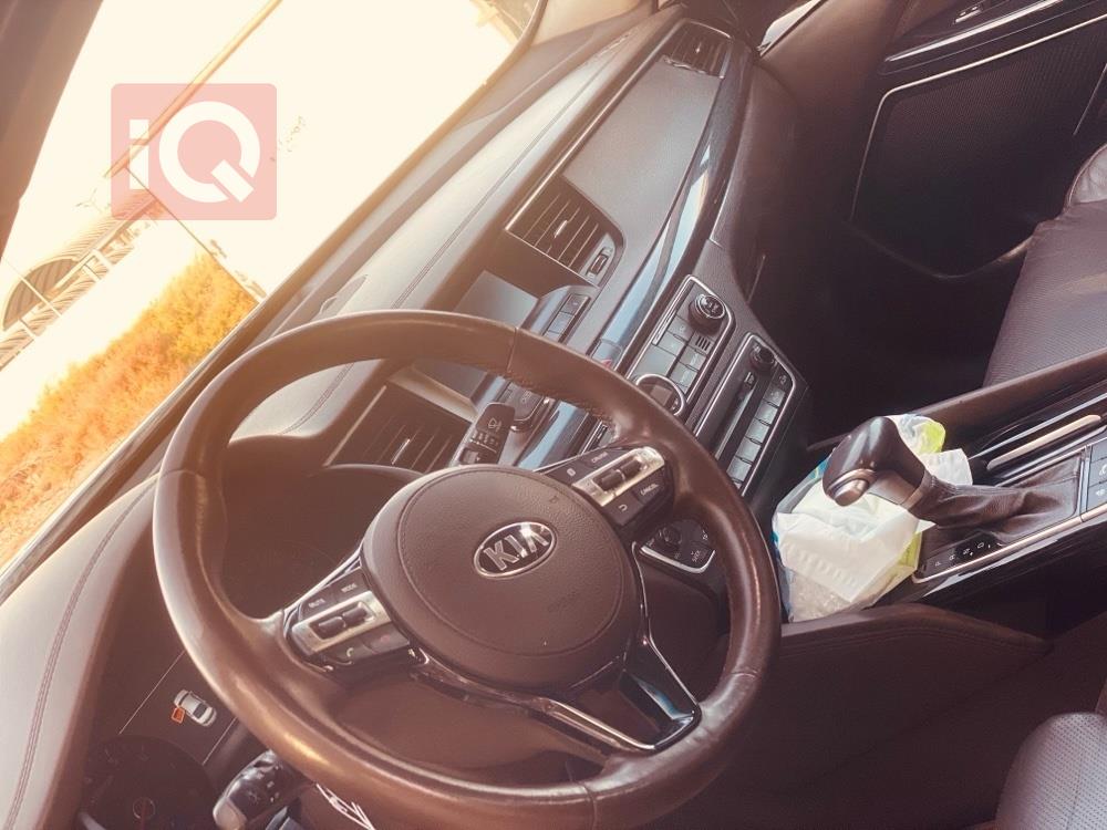 كيا كادينزا